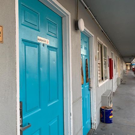 Tiki Lodge Mchenry - Downtown モデスト エクステリア 写真